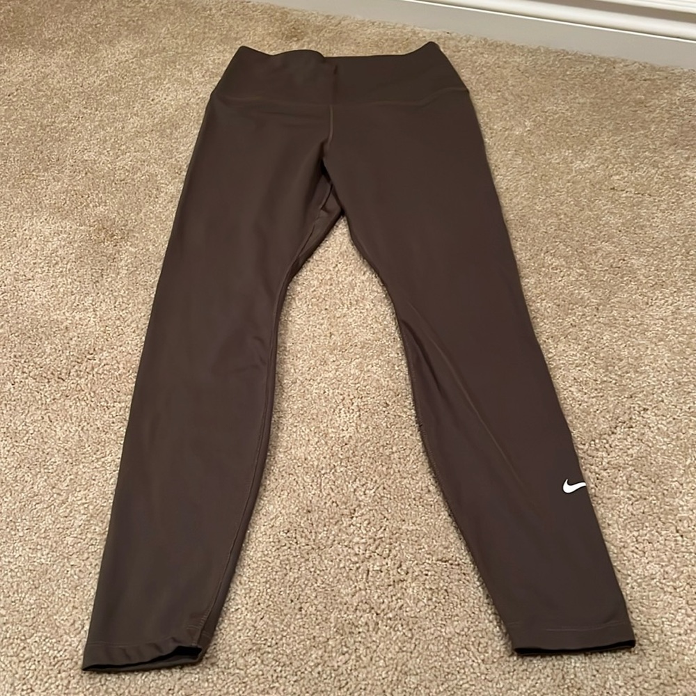 NWOT Nike dri fit legging size Small
